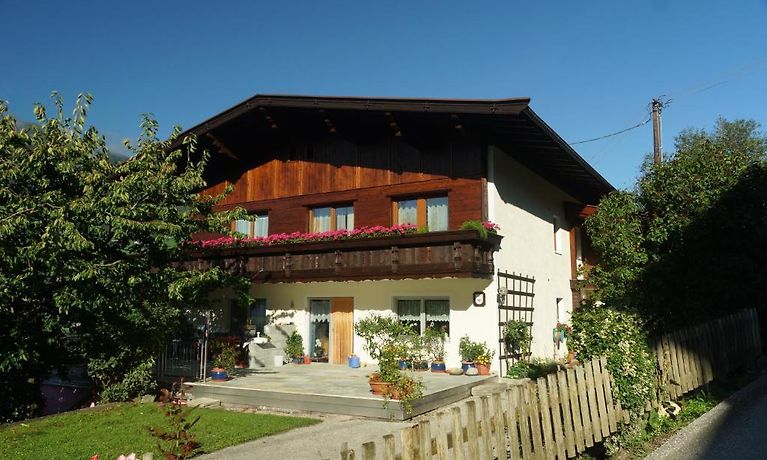 Ferienwohnung Zillertal Haus Dichtl Stummerberg From 314 Hotelsintyrol Com